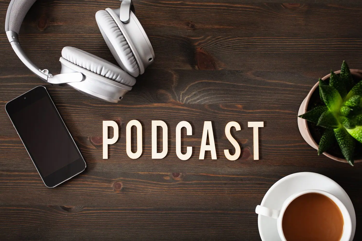 Jak ustawić automatyczne pobieranie podcastów na smartfonie - słuchanie offline